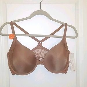 NWT- lightly lined lace bra with racerback
